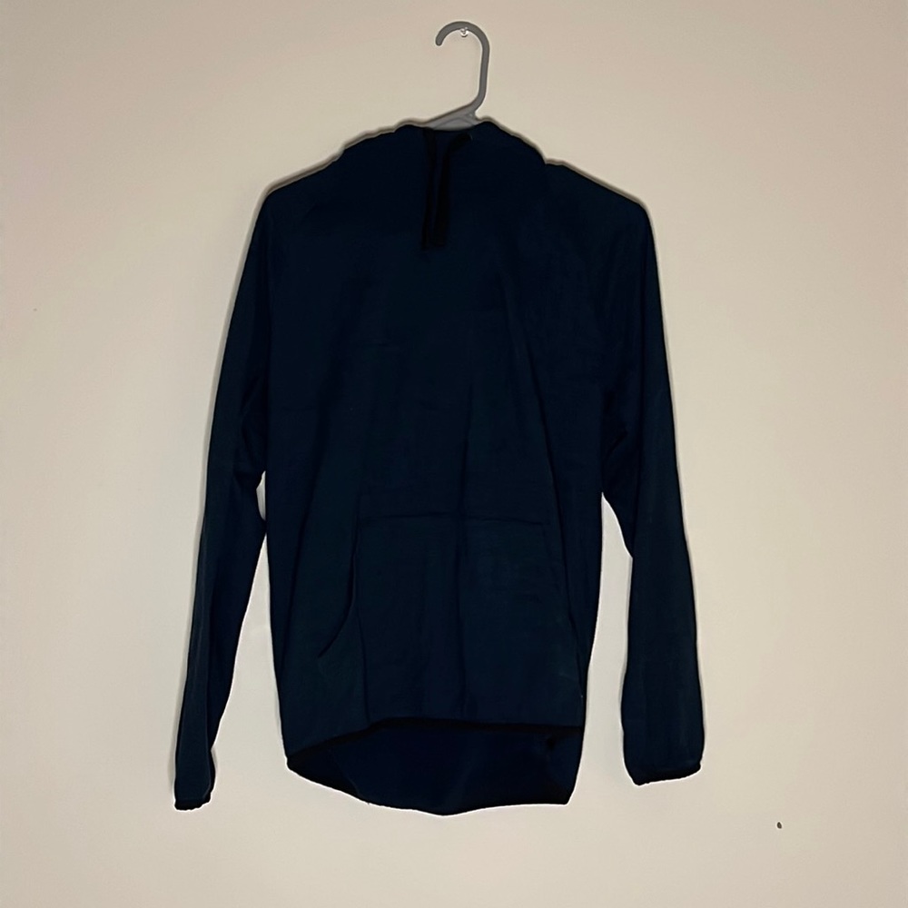 Blue sweatshirt, size mens medium.